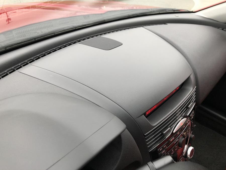 Детали интерьера Mazda RX-8 2005 года  (фото 137 из 197)